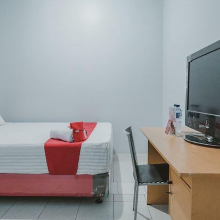 Reddoorz @ Jalan Pemuda Medan Hotel Екстериор снимка
