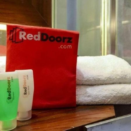 Reddoorz @ Jalan Pemuda Medan Hotel Екстериор снимка